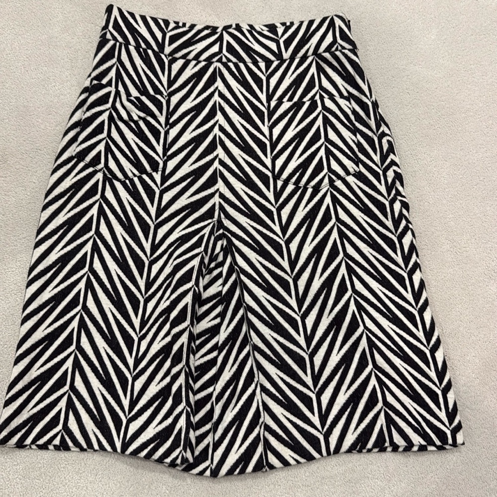 Diane von Furstenberg Skirt sz 6